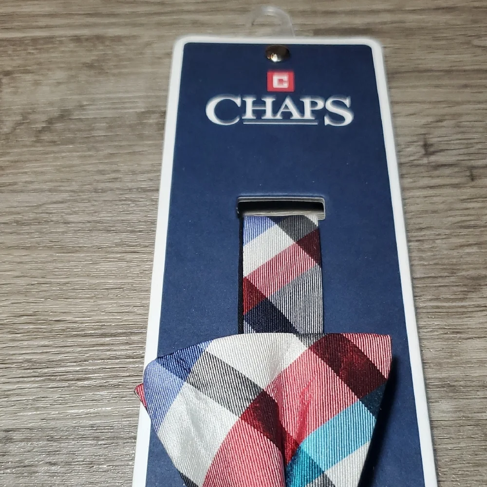 🏈CHAPS VIBRANT BOW TIE